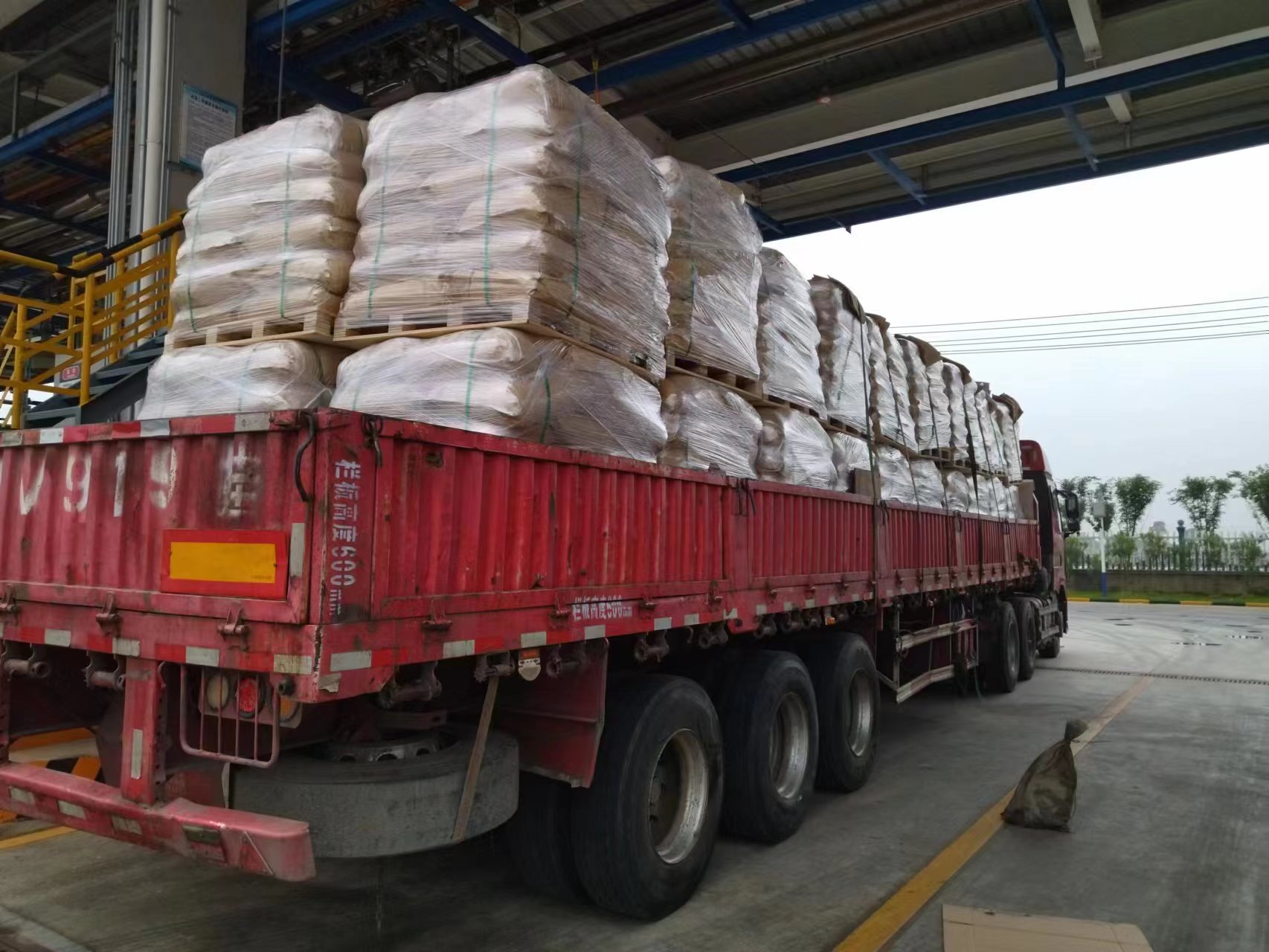 “疫军”围困万千重，，，我自岿然不动 —— 记4月疫情下的问鼎国际物流包管